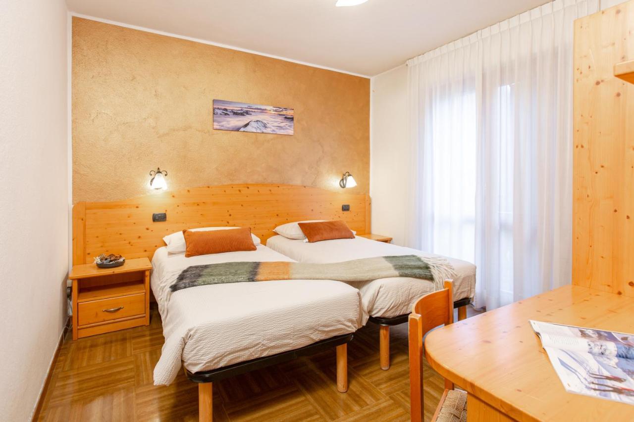 Hotel Biancospino Lanzada Bagian luar foto