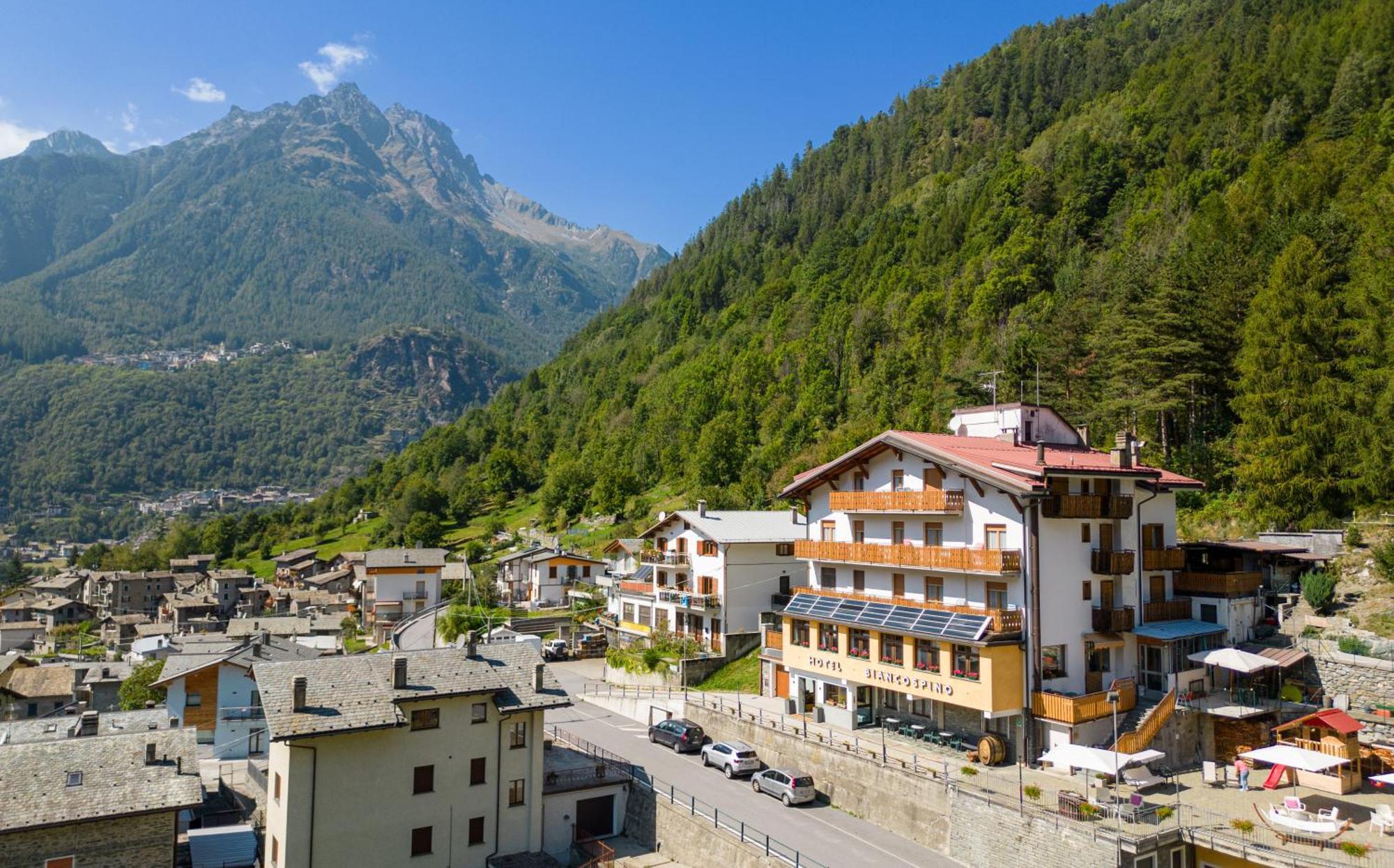 Hotel Biancospino Lanzada Bagian luar foto
